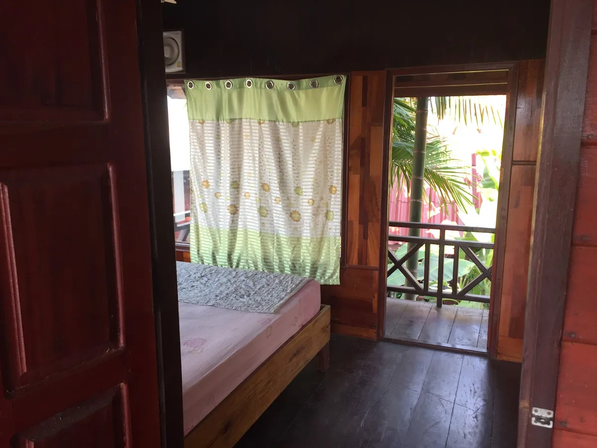 Sunset bar bungalows, 4000 Islands interior view