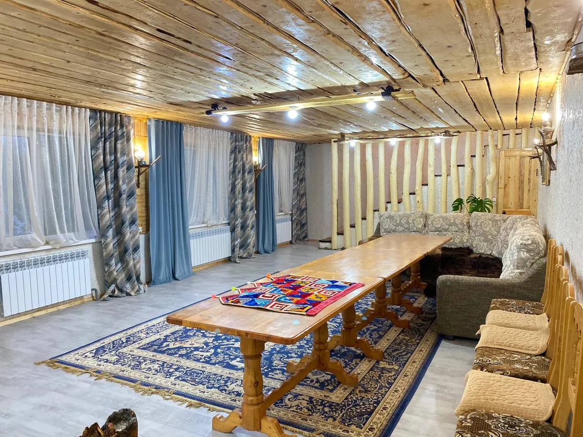 Svetlaya polyana guest house, Issyk Kul interior view