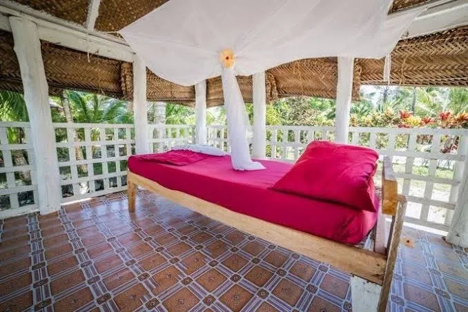 Tailua Beach Fales, Savaii interior view