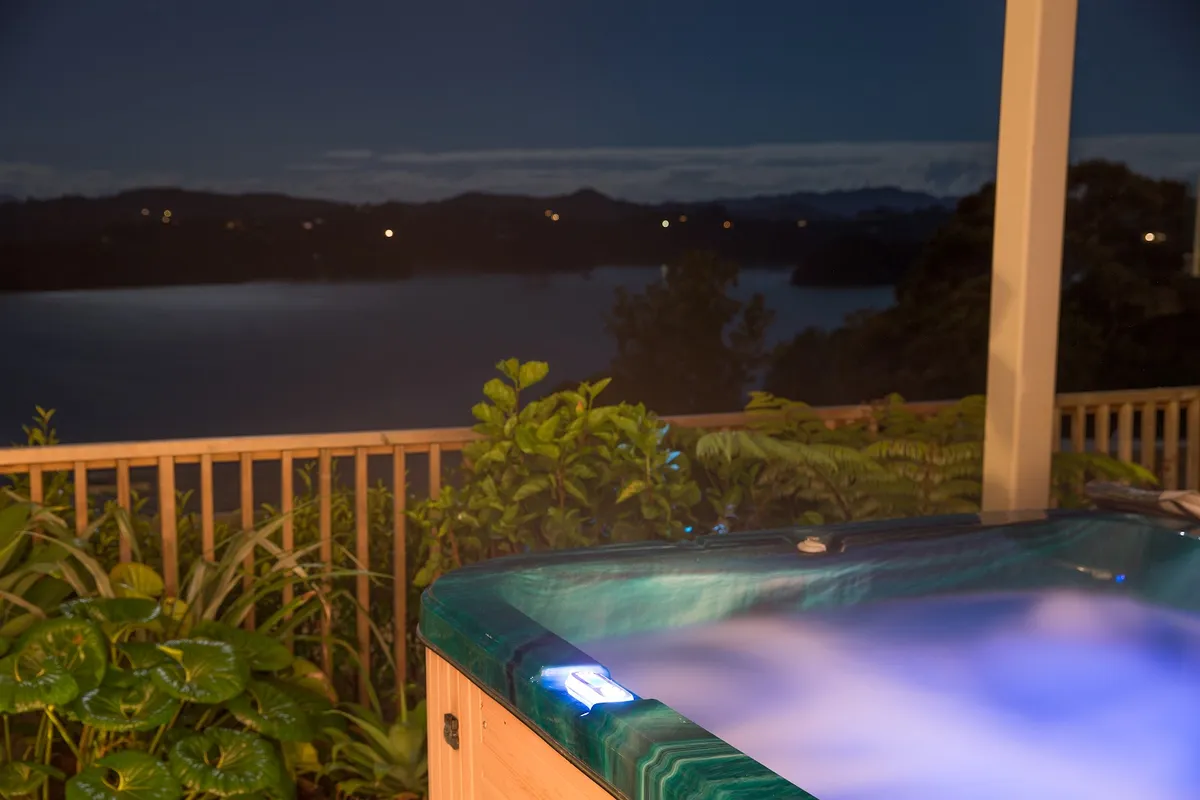 Tarltons Lodge Ocean View & Private Spa Luxury Rooms, Bay Of Islands interior view