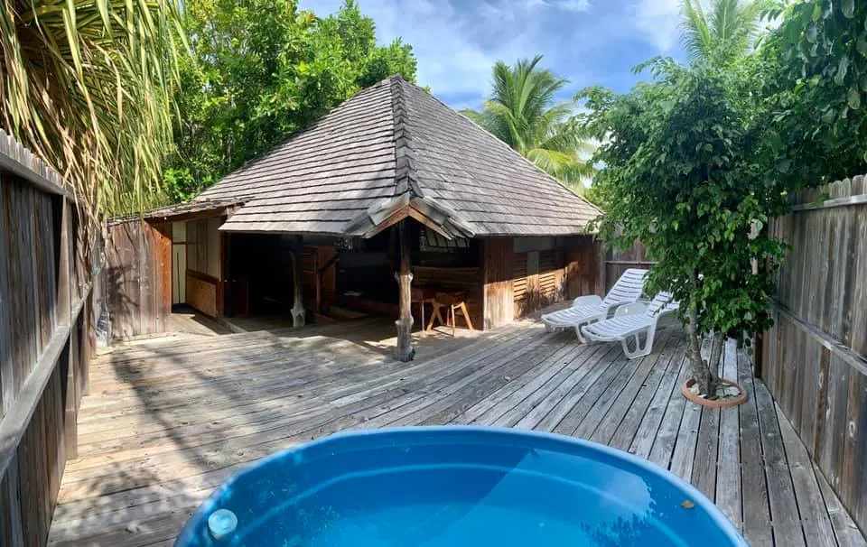 Tevahine Dream, Rangiroa interior view
