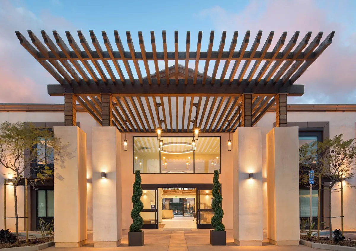 The Cove Hotel, San Pedro interior view