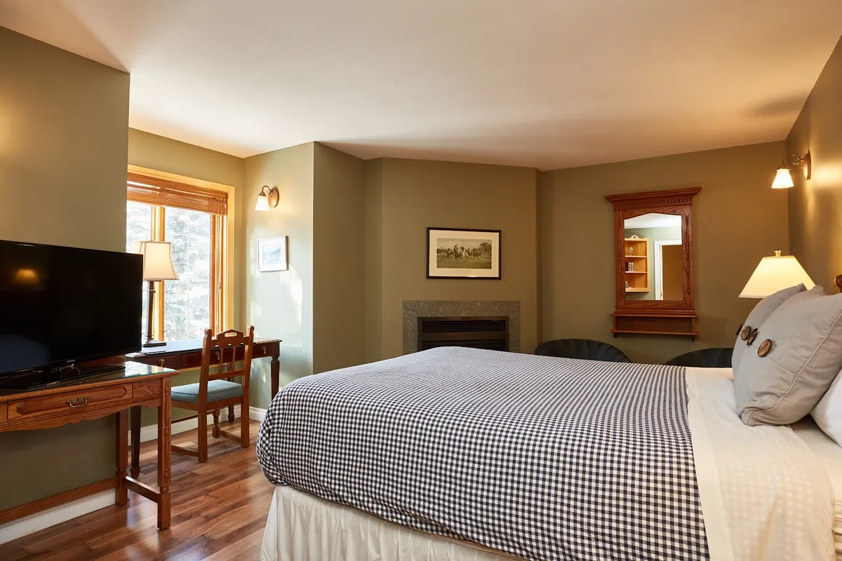 The Lady Macdonald Country Inn, Canadian Rockies interior view
