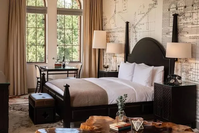 The Lodge at St. Edward Park, Seattle interior view