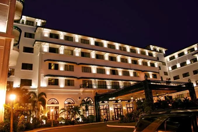 The Manila Hotel, Manila interior view