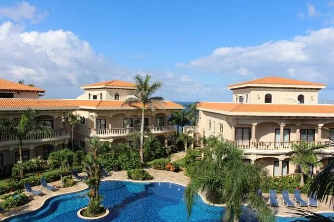 The Meridian at Lighthouse Point - Villa - Beach Front, Roatan interior view