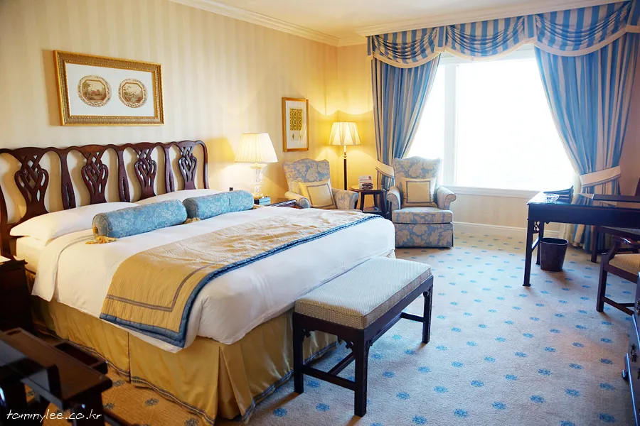 The Ritz-Carlton, Osaka, Osaka interior view