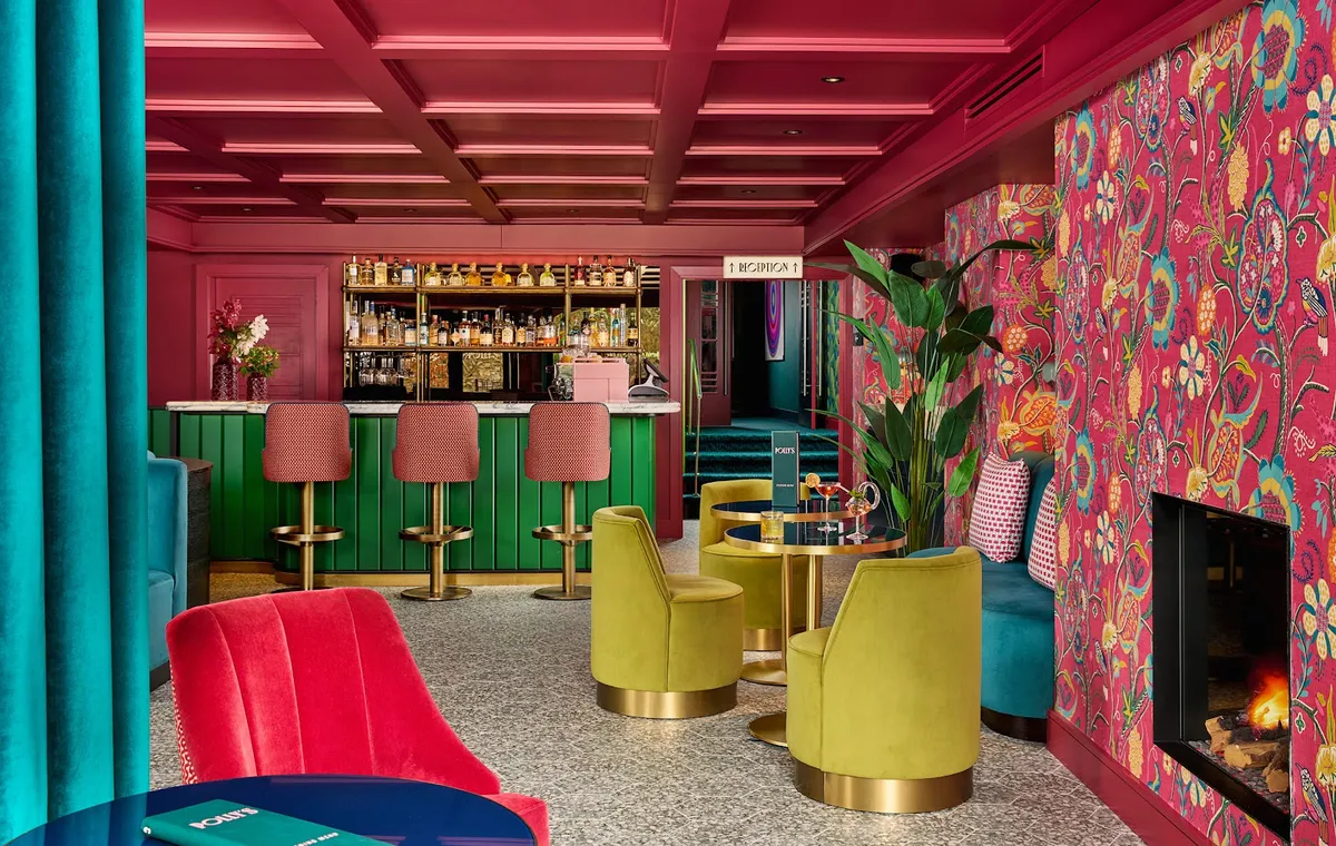 The Ross, Killarney interior view