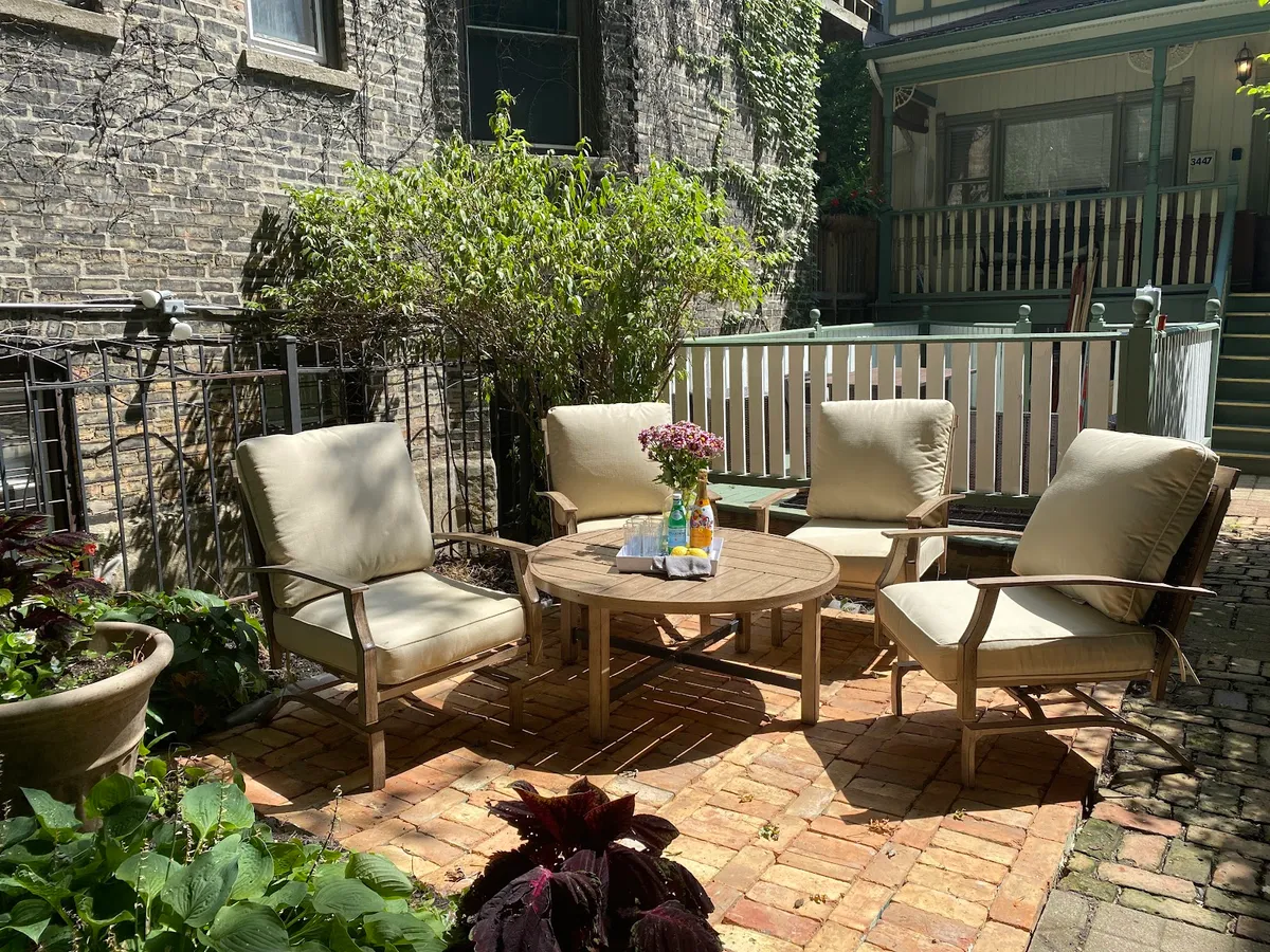 The Villa Toscana Guest House, Chicago interior view