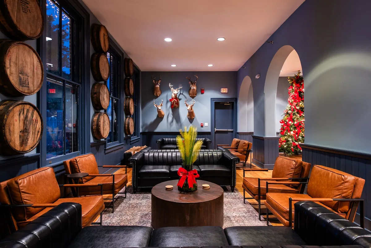 The Woodford Hotel, George Town interior view