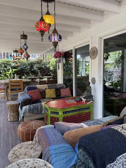 The Zen Den: Garden Patio, Hot Tub, Canopy Bed, Los Angeles interior view