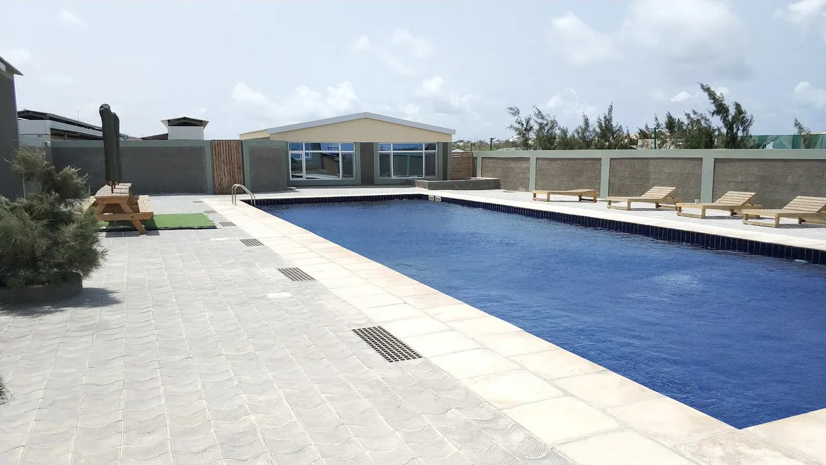 Thorn Tree Lodge, Mogadishu interior view