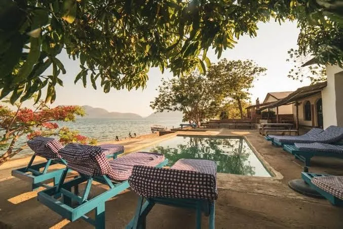Thumbi View Lodge - Double Room, Cape Maclear interior view