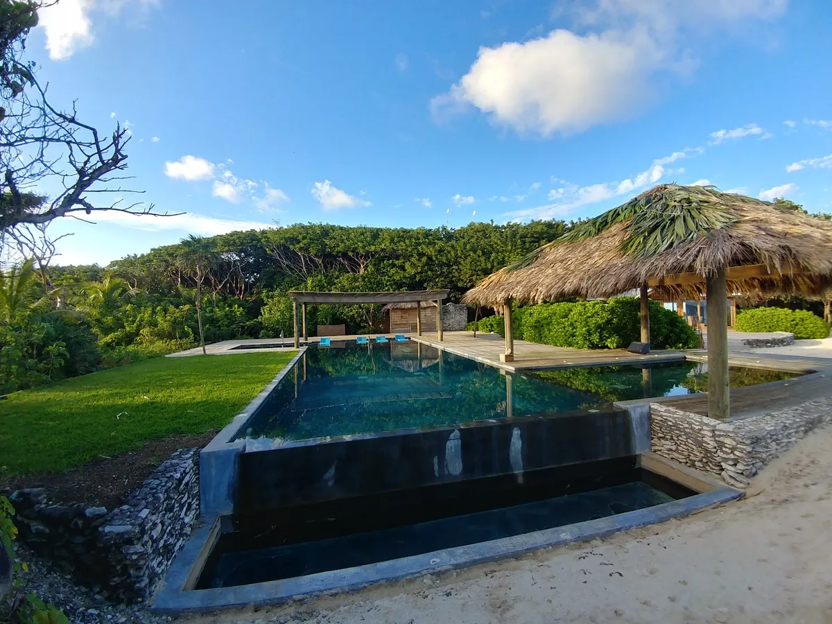 Utopia Village, Utila interior view