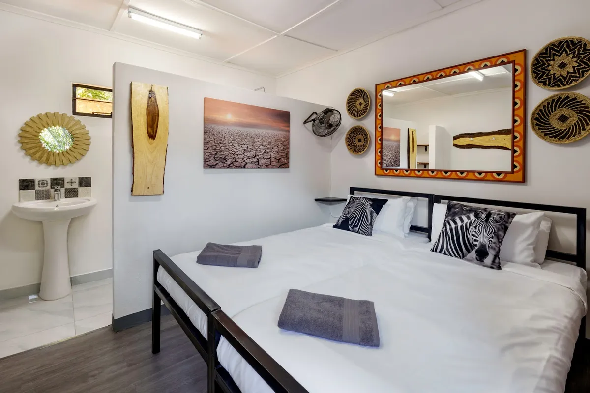 Victoria Falls Backpackers Zambia, Livingstone interior view