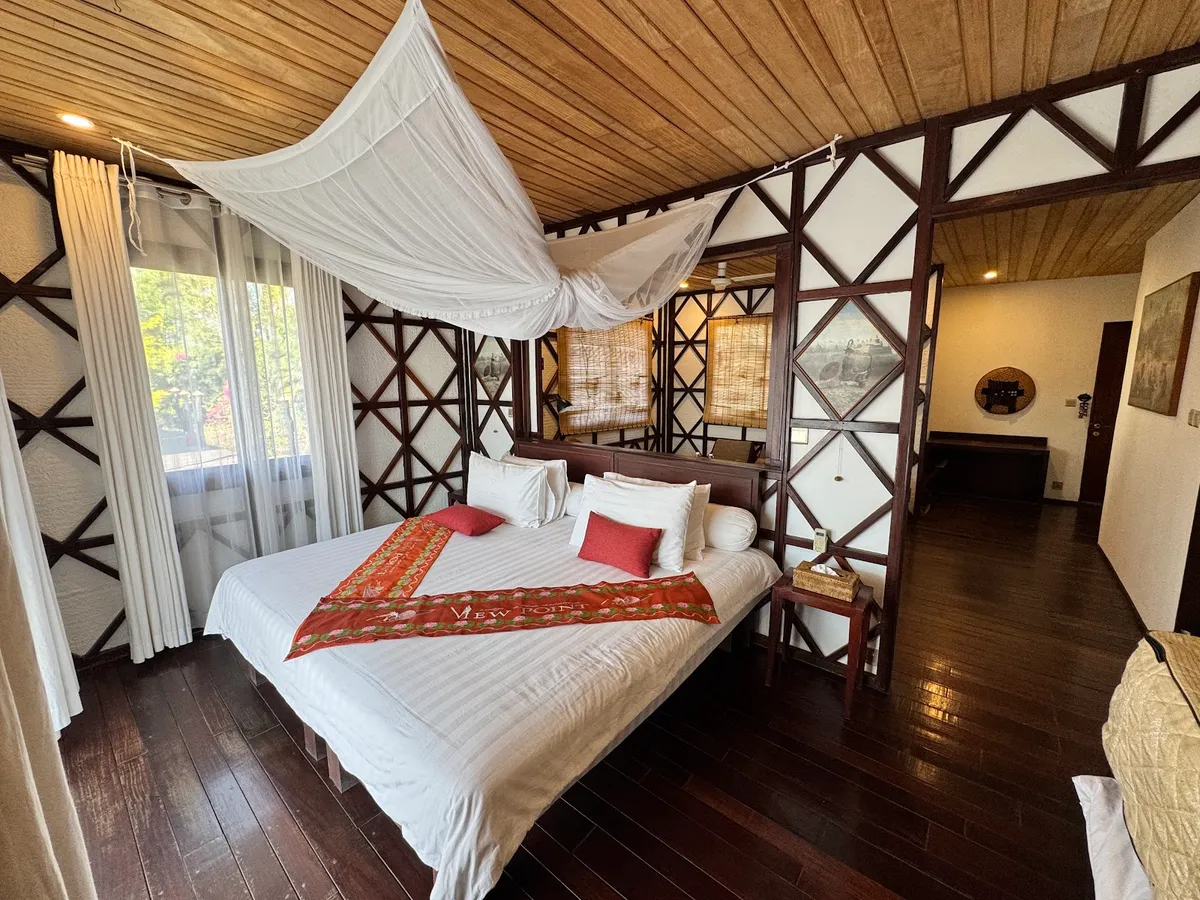 ViewPoint Lodge & Fine Cuisines, Nyaung Shwe interior view