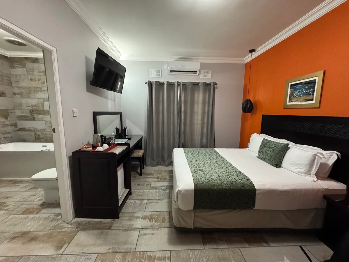 Villa de Chazha Guesthouse, Francistown interior view