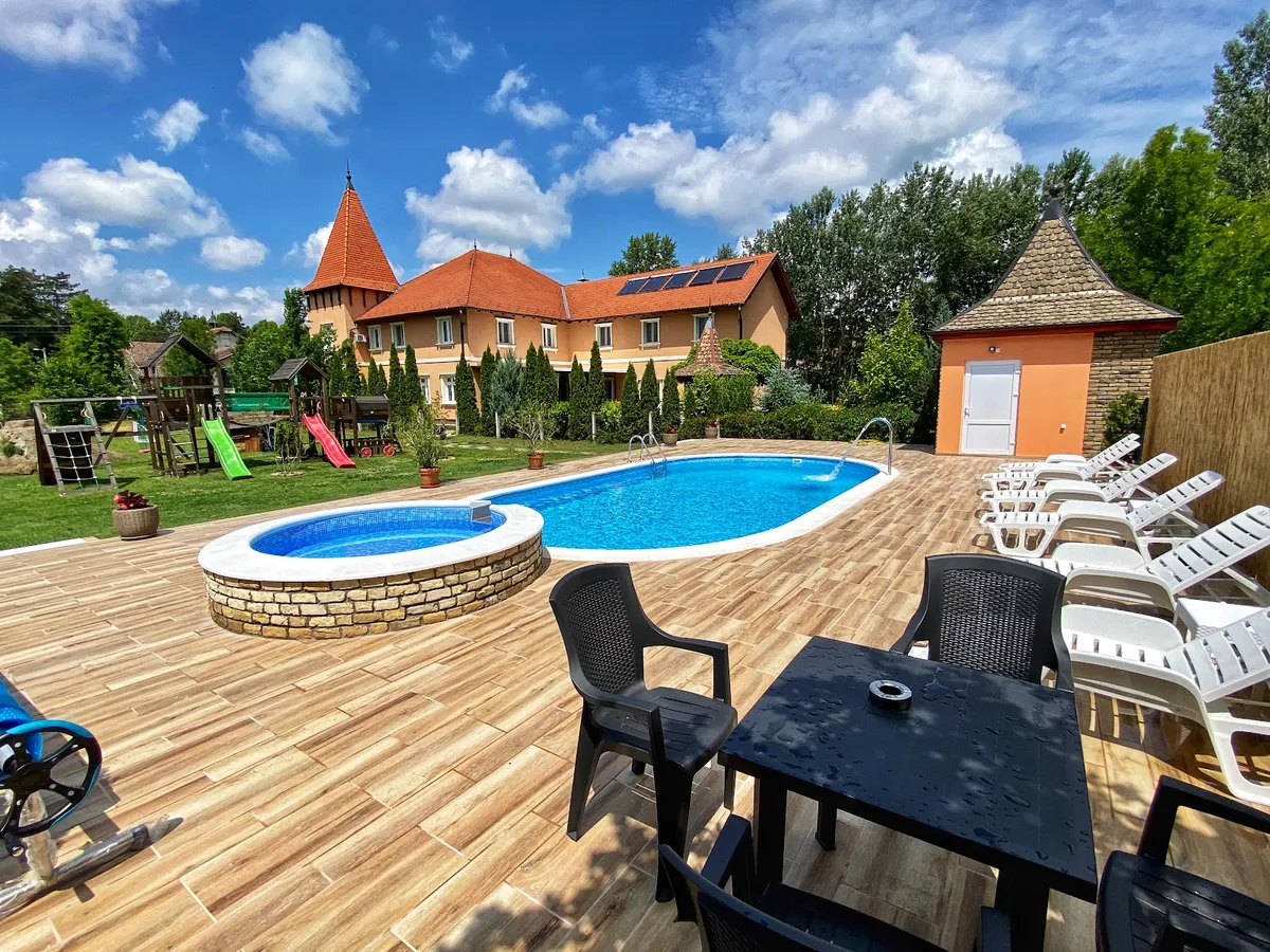 Villa Larus, Subotica interior view