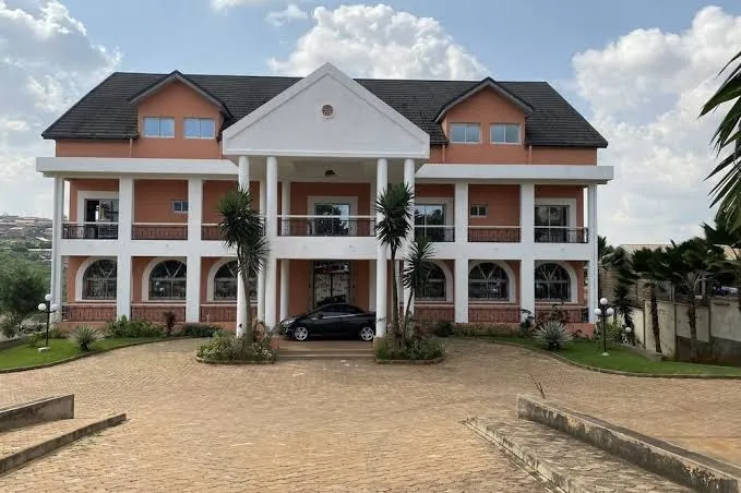 VILLA MARCO 1 APARTMENT, Yaounde interior view