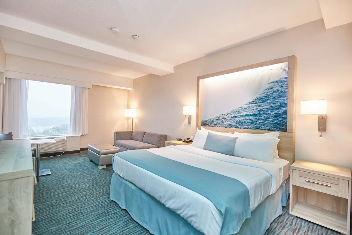 Vittoria Hotel & Suites, Niagara Falls interior view