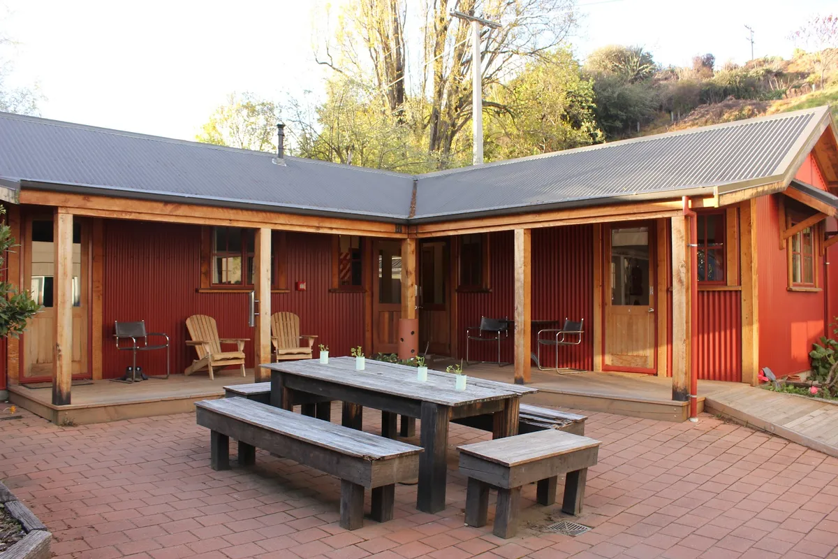 Wanaka Bakpaka Hostel, Wanaka interior view