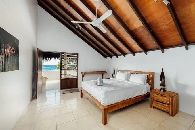 Waves at Surfside, Port Vila interior view