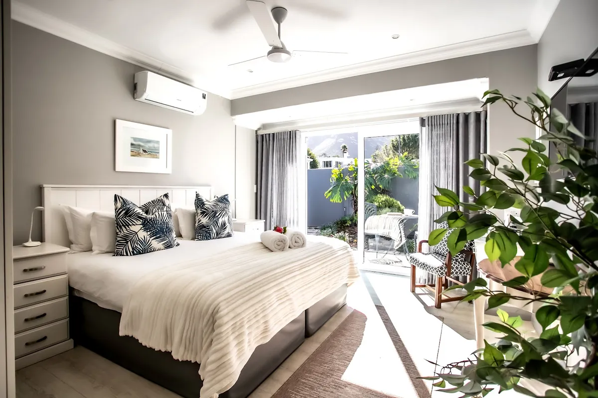 Whale Coast Ocean Villa, Hermanus interior view