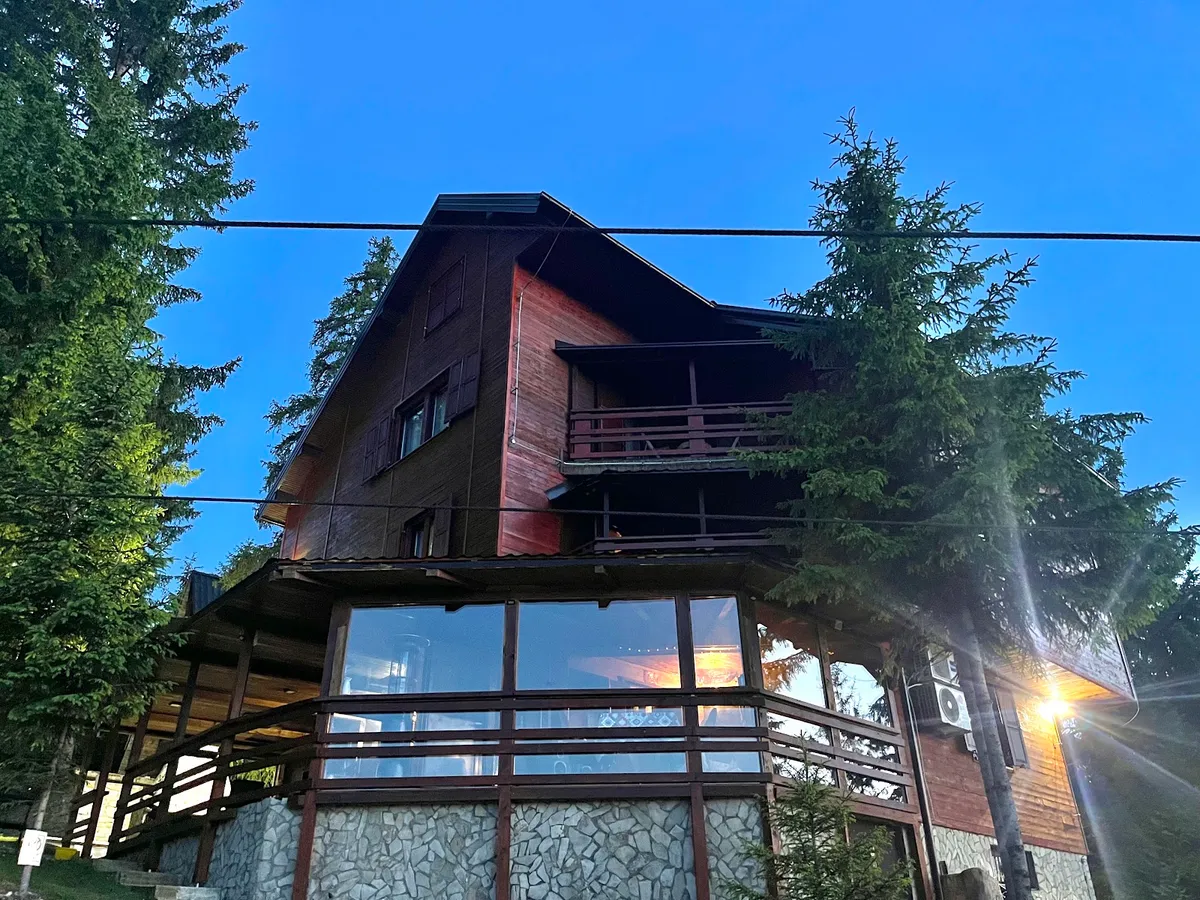 Whispering Pines Vlasic, Travnik interior view