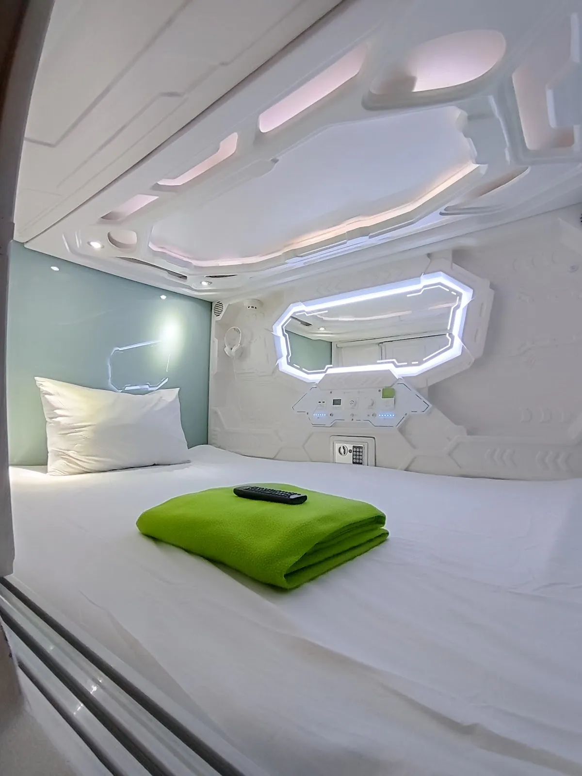 Whiz Capsule Hotel Thamrin Jakarta, Jakarta interior view