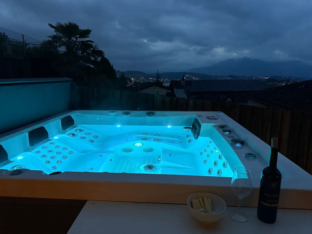 Young Backpackers Homestay, Lucerne interior view