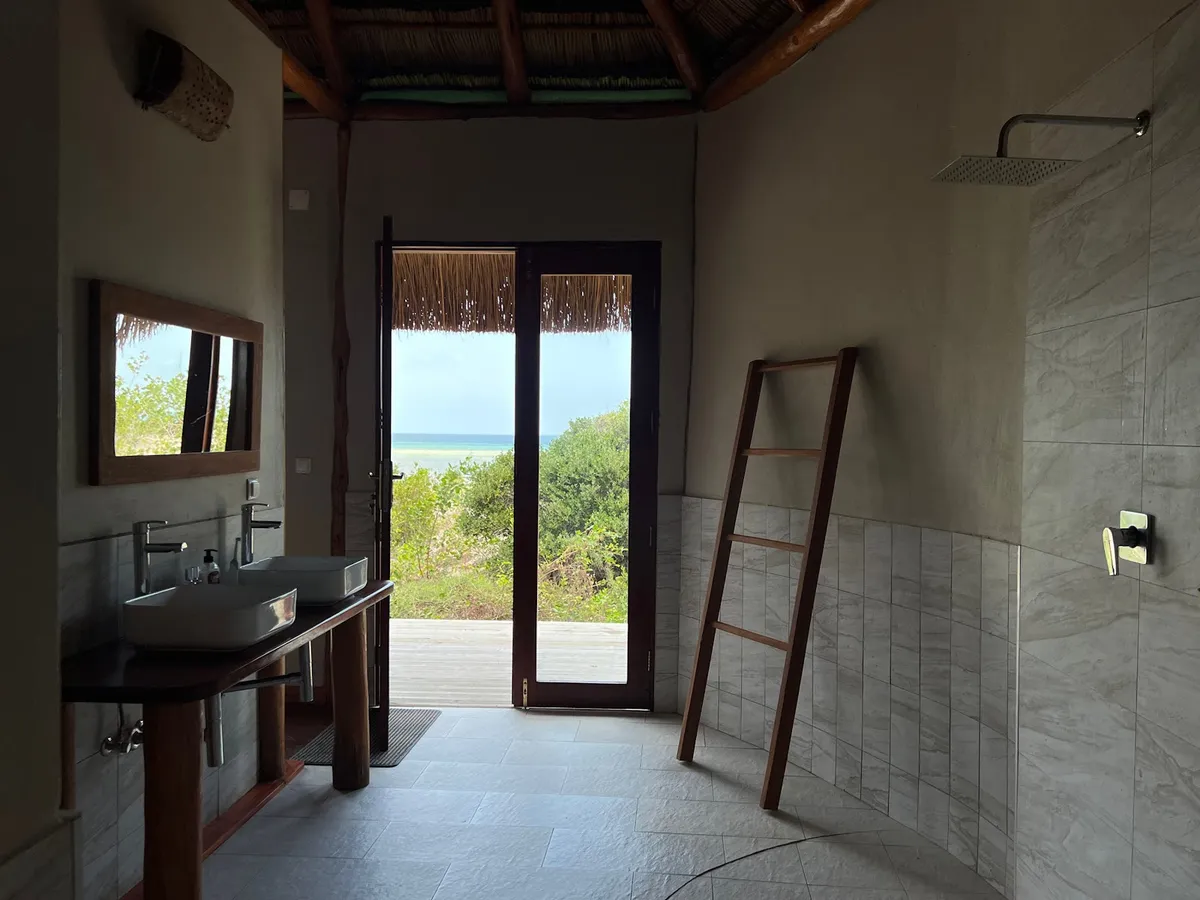 Zenguelemo lodge, Bazaruto interior view