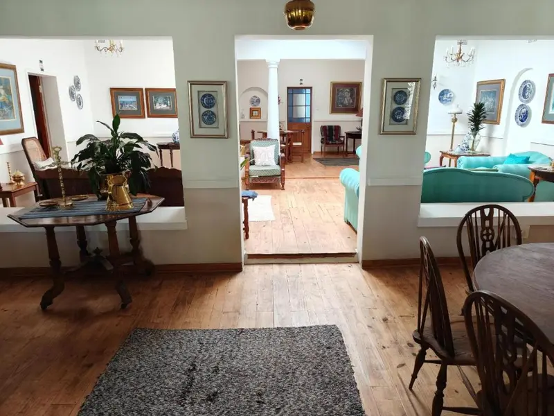 Kapola Guest House hotel interior