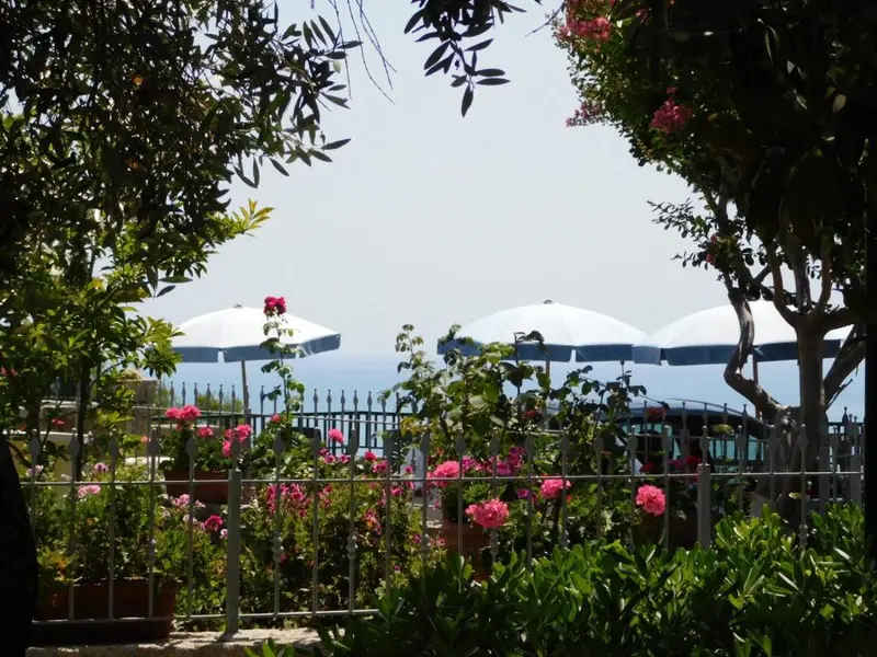 Locanda dell'Arco hotel interior