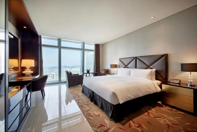 Oakwood Premier Incheon hotel interior