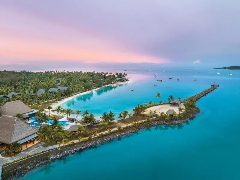Plantation Island Resort hotel in Malolo Lailai Island