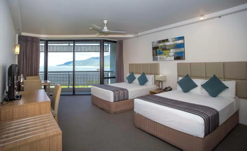 Rydges Esplanade Resort Cairns hotel interior