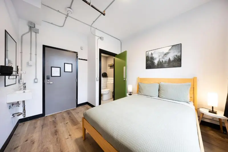 Samesun Vancouver interieur in Granville, Vancouver