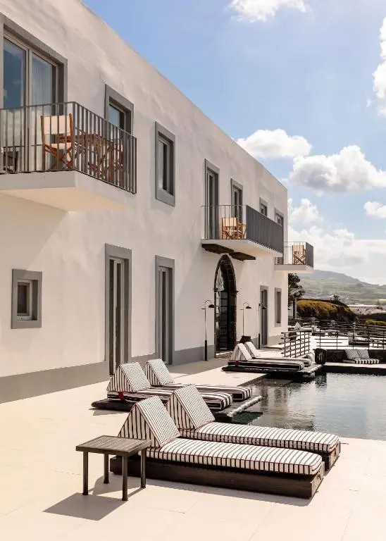White Exclusive Suites and Villas hotel interior